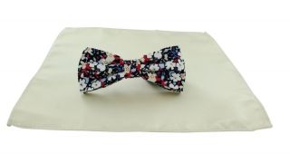 Contrast Floral Bow Tie & Cream Plain Pocket Square Set