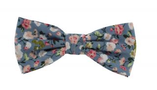 Contrast Floral Bow Tie & Coral Plain Pocket Square Set