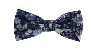 Contrast Floral Bow Tie & Purple Plain Pocket Square Set