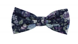 Contrast Floral Bow Tie & Purple Plain Pocket Square Set