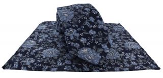 Grey Outline Floral Tie & Pocket Square Set